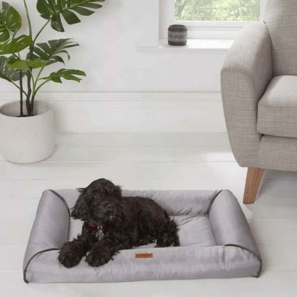 Chunky-Edge Pet Bed, Anti-Slip Base, Easy Clean, Dogs and Cats